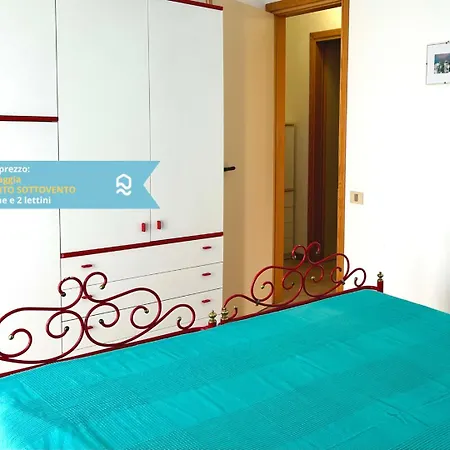 M383 - Marcelli, Comodo Trilocale A 200mt Dal Mare Appartement