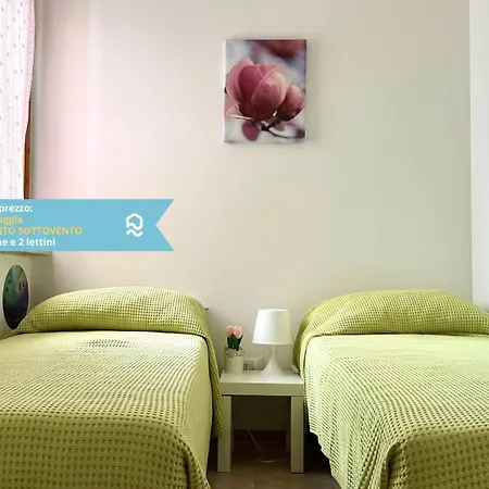 M383 - Marcelli, Comodo Trilocale A 200mt Dal Mare *